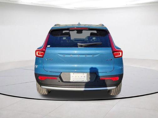 Blue Metallic 2025 Volvo XC40 B5 Ultra Bright Theme