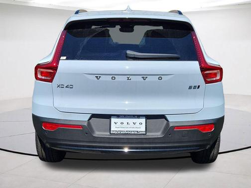 Cloud 9 White 2026 Volvo XC40 B5 Plus