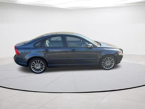 Barents Blue Metallic 2010 Volvo S40 2.4i