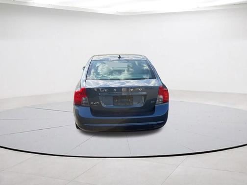 Barents Blue Metallic 2010 Volvo S40 2.4i