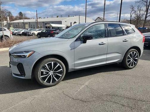 2025 Volvo XC60 Plus