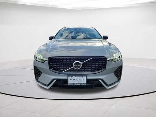 2025 Volvo XC60 Plus