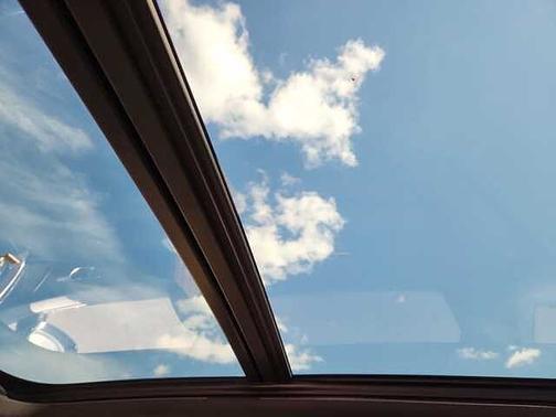 2024 Volvo XC60 T8 Ultimate Dark