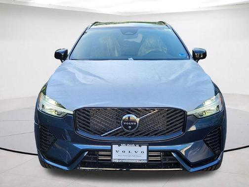 Denim Blue Metallic 2026 Volvo XC60 Plug-In Hybrid T8 Plus