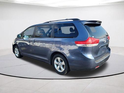2014 Toyota Sienna LE
