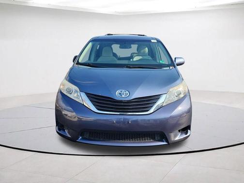 2014 Toyota Sienna LE