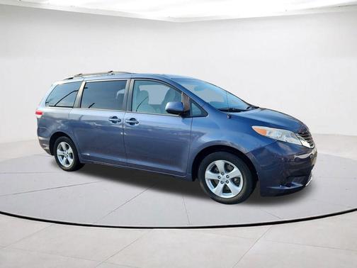 2014 Toyota Sienna LE