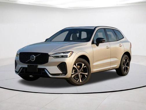 Crystal White 2026 Volvo XC60 B5 Ultra