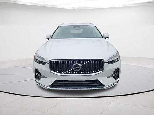 2023 Volvo XC60 B5 AWD Ultimate Bright