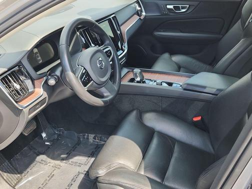 Silver 2023 Volvo S60 B5 Ultimate Dark Theme