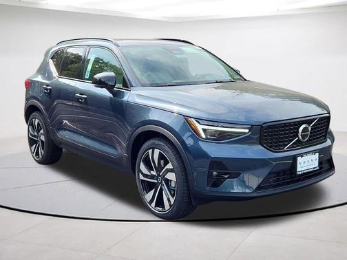 Denim Blue 2026 Volvo XC40 B5 Ultra