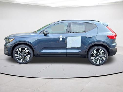 Denim Blue 2026 Volvo XC40 B5 Ultra