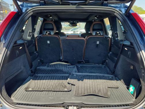 Denim Blue Metallic 2023 Volvo XC90 Recharge Plug-In Hybrid T8 Ultimate Bright Theme 7-Seater