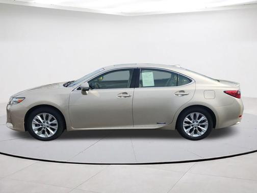2015 Lexus ES 300h Base