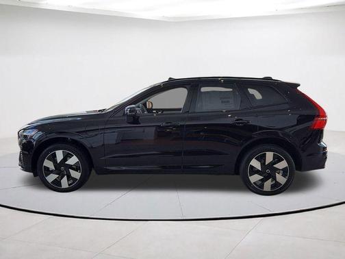 Onyx Black Metallic 2025 Volvo XC60 Plug-In Hybrid T8 Plus