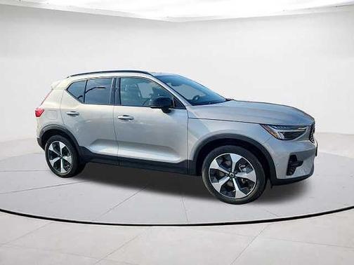 2025 Volvo XC40 Plus
