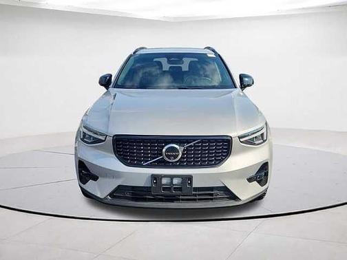 2025 Volvo XC40 Plus