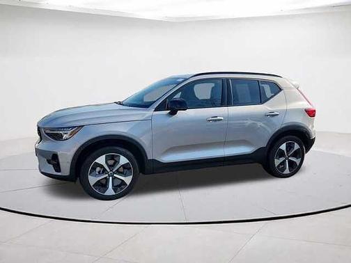 2025 Volvo XC40 Plus