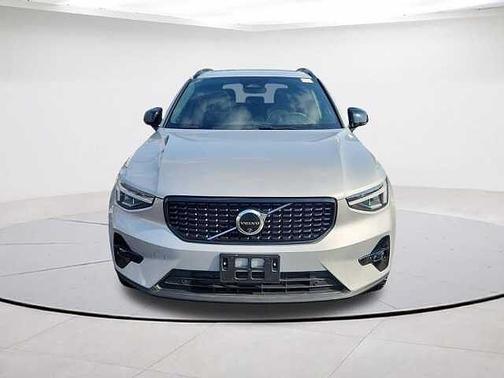 2025 Volvo XC40 Plus