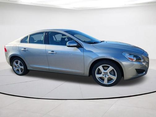 Electric Silver Metallic 2013 Volvo S60 T5