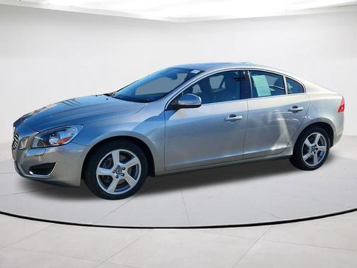 Electric Silver Metallic 2013 Volvo S60 T5