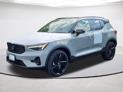 Gray Metallic 2026 Volvo XC40 B5 Ultra Black Edition