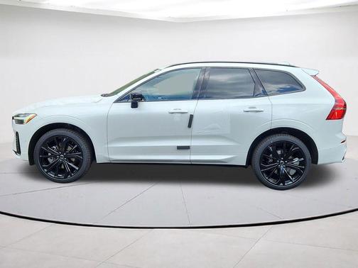 Crystal White 2026 Volvo XC60 B5 Ultra Black Edition