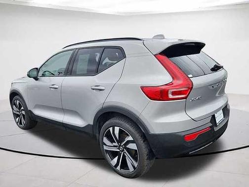 Silver 2025 Volvo XC40 B5 Plus Dark Theme
