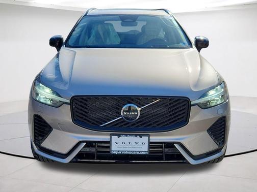 Bright 2026 Volvo XC60 Plug-In Hybrid T8 Ultra