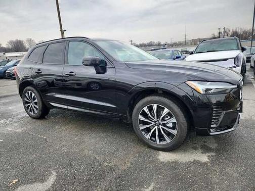 2025 Volvo XC60 Core