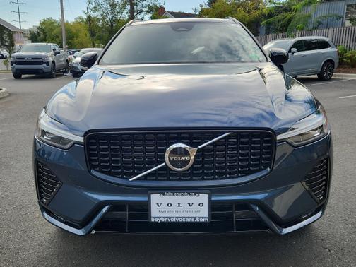 2025 Volvo XC60 B5 Plus