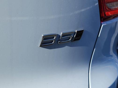 Cloud 9 White 2026 Volvo XC40 B5 Plus