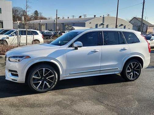 2023 Volvo XC90 Plus