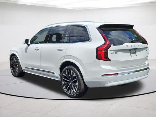 Crystal White Pearl 2026 Volvo XC90 Plug-In Hybrid T8 Ultra 7-Seater