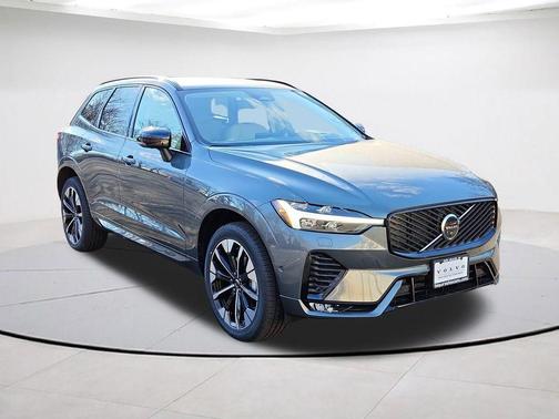 Forest Green 2026 Volvo XC60 B5 Ultra