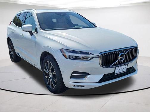 Crystal White Metallic 2018 Volvo XC60 T5 Inscription