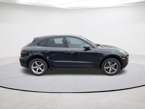 Black 2018 Porsche Macan