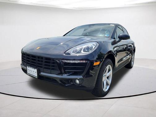 Black 2018 Porsche Macan