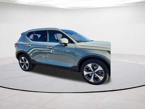2023 Volvo XC40 Plus