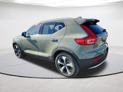 Sage Green Metallic 2023 Volvo XC40 B5 Plus Bright Theme