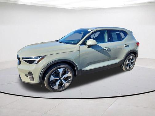 Sage Green Metallic 2023 Volvo XC40 B5 Plus Bright Theme