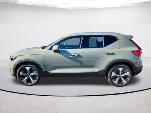 Sage Green Metallic 2023 Volvo XC40 B5 Plus Bright Theme