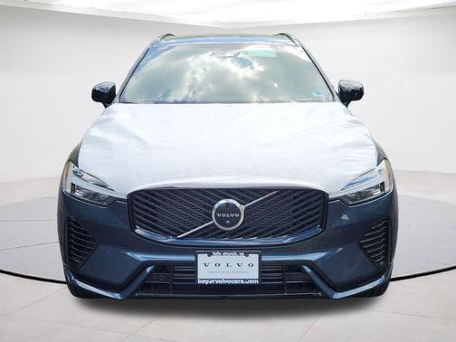 Denim Blue Metallic 2026 Volvo XC60 Plug-In Hybrid T8 Plus
