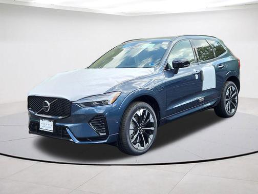 Denim Blue Metallic 2026 Volvo XC60 Plug-In Hybrid T8 Plus
