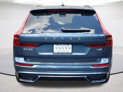 Denim Blue Metallic 2026 Volvo XC60 Plug-In Hybrid T8 Plus
