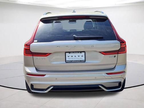 Bright 2026 Volvo XC60 B5 Ultra