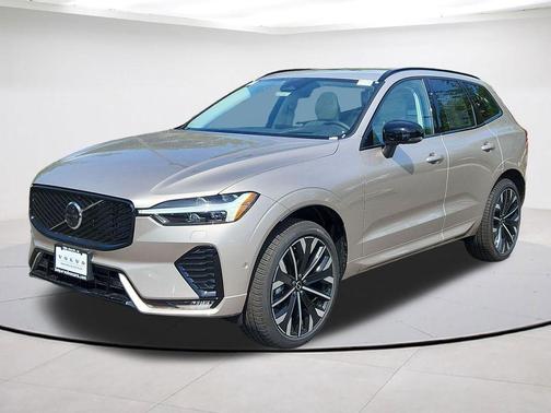 Bright 2026 Volvo XC60 B5 Ultra