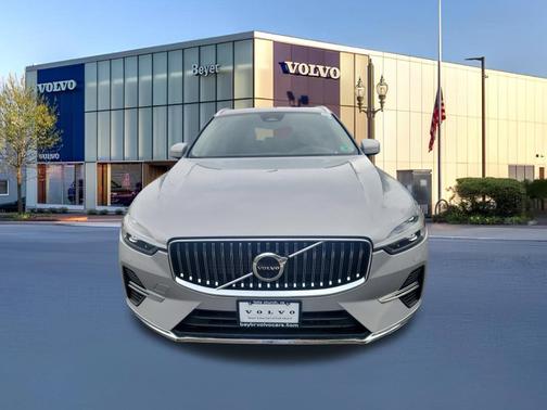 2023 Volvo XC60 B5 FWD Plus Bright
