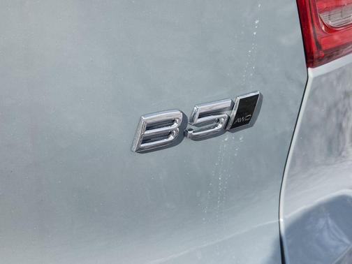 Gray Metallic 2026 Volvo XC40 B5 Ultra