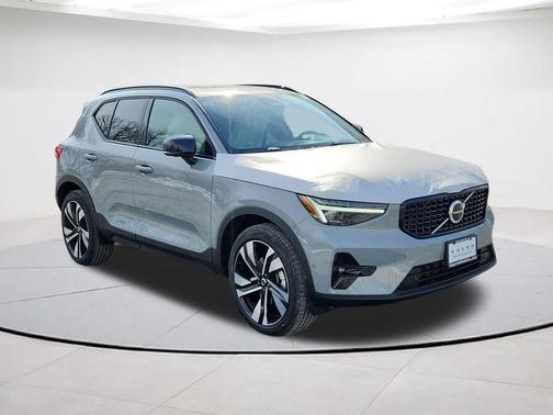 Gray Metallic 2026 Volvo XC40 B5 Ultra